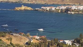 Aristocratic aura and green sceneries: Let’s discover Andros together